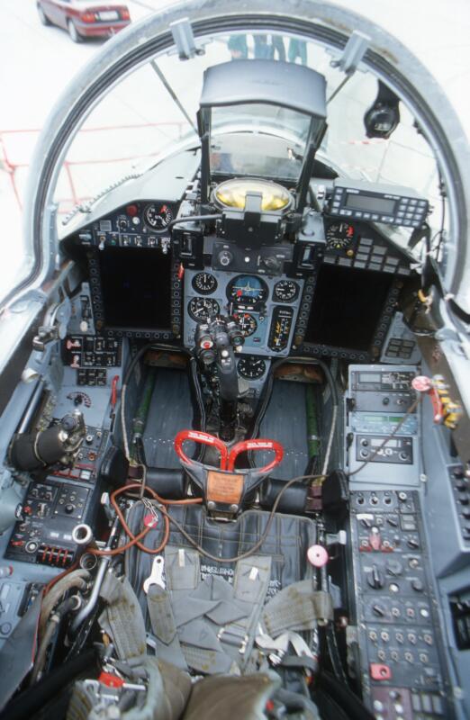 smt_cockpit.jpg